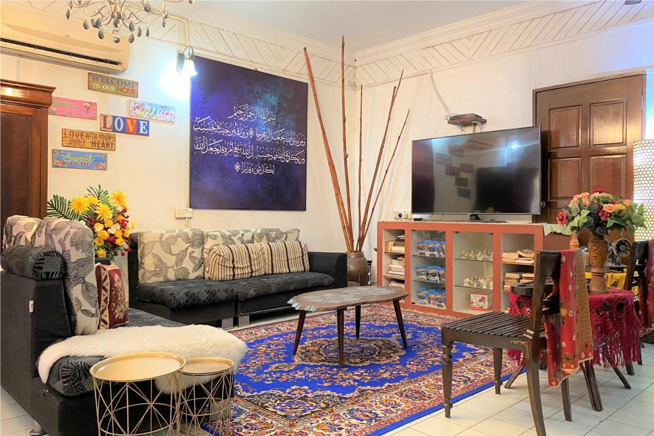 Oyo 1093 Ali'S Motel Teluk Bahang Eksteriør bilde