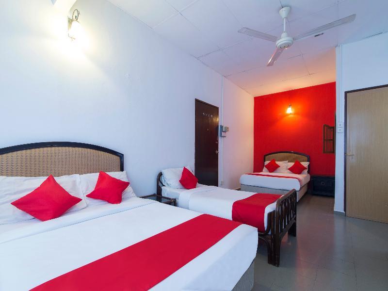 Oyo 1093 Ali'S Motel Teluk Bahang Eksteriør bilde