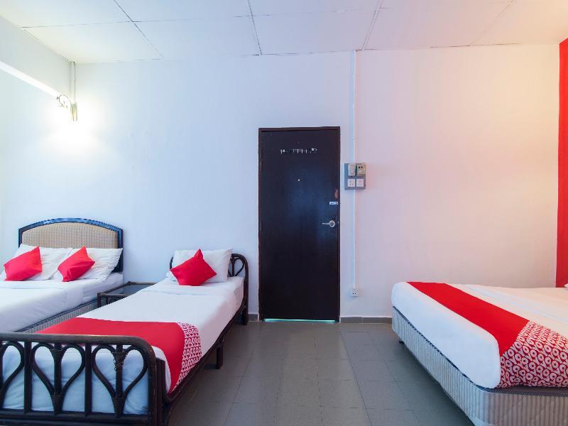 Oyo 1093 Ali'S Motel Teluk Bahang Eksteriør bilde