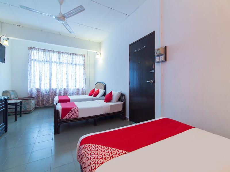 Oyo 1093 Ali'S Motel Teluk Bahang Eksteriør bilde