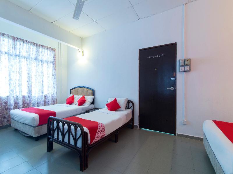 Oyo 1093 Ali'S Motel Teluk Bahang Eksteriør bilde