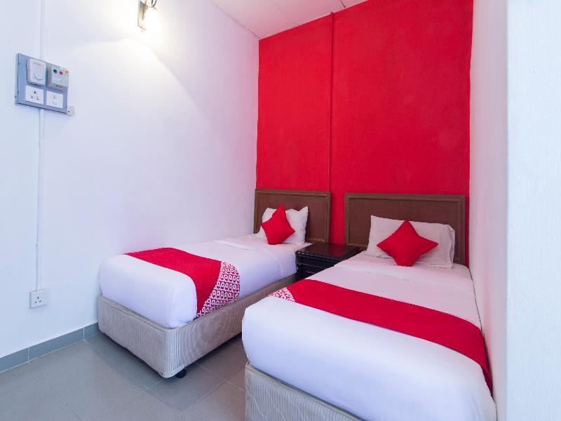 Oyo 1093 Ali'S Motel Teluk Bahang Eksteriør bilde